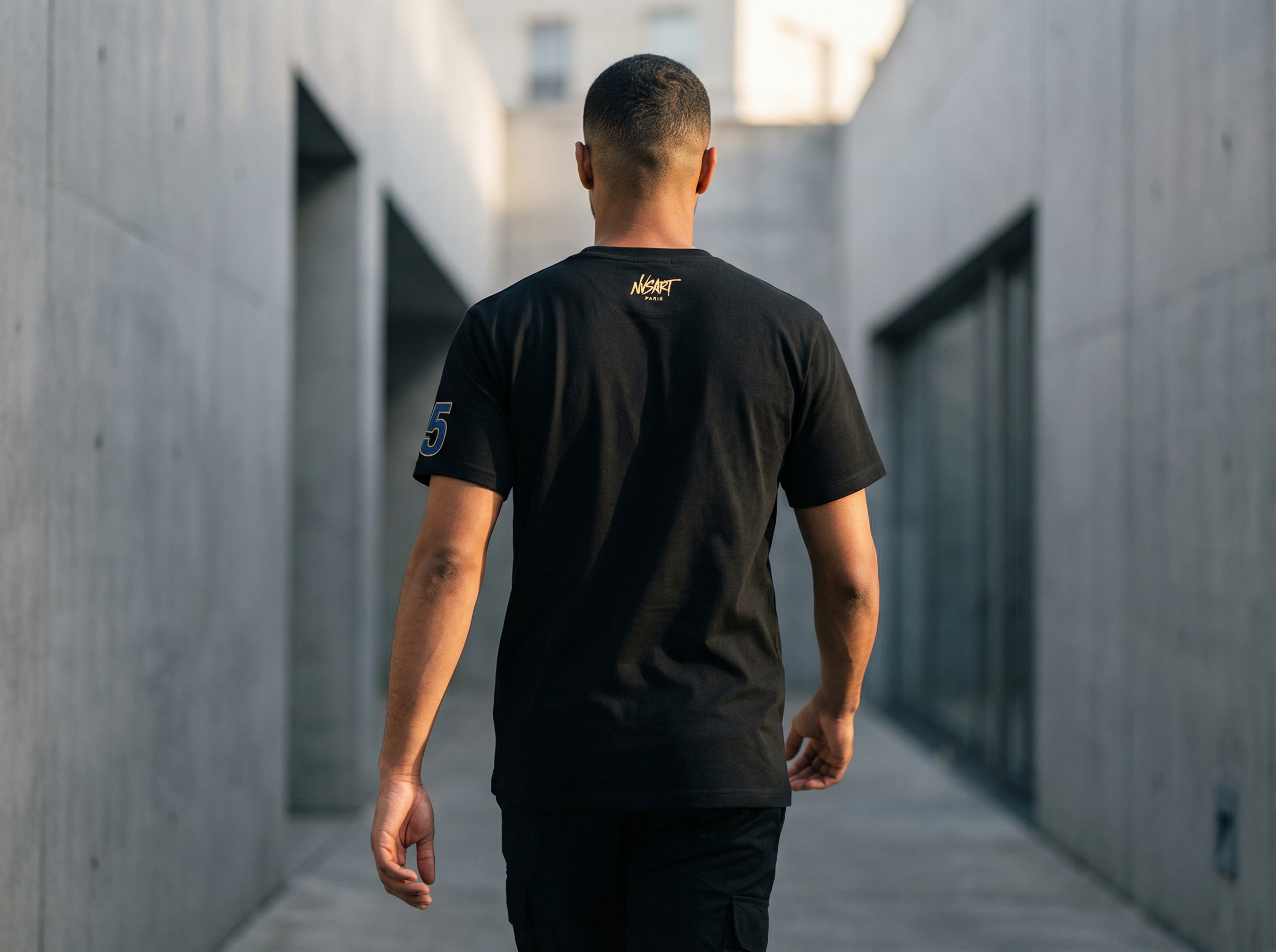 T-Shirt "The Ultra Guardian - Noir Edition"