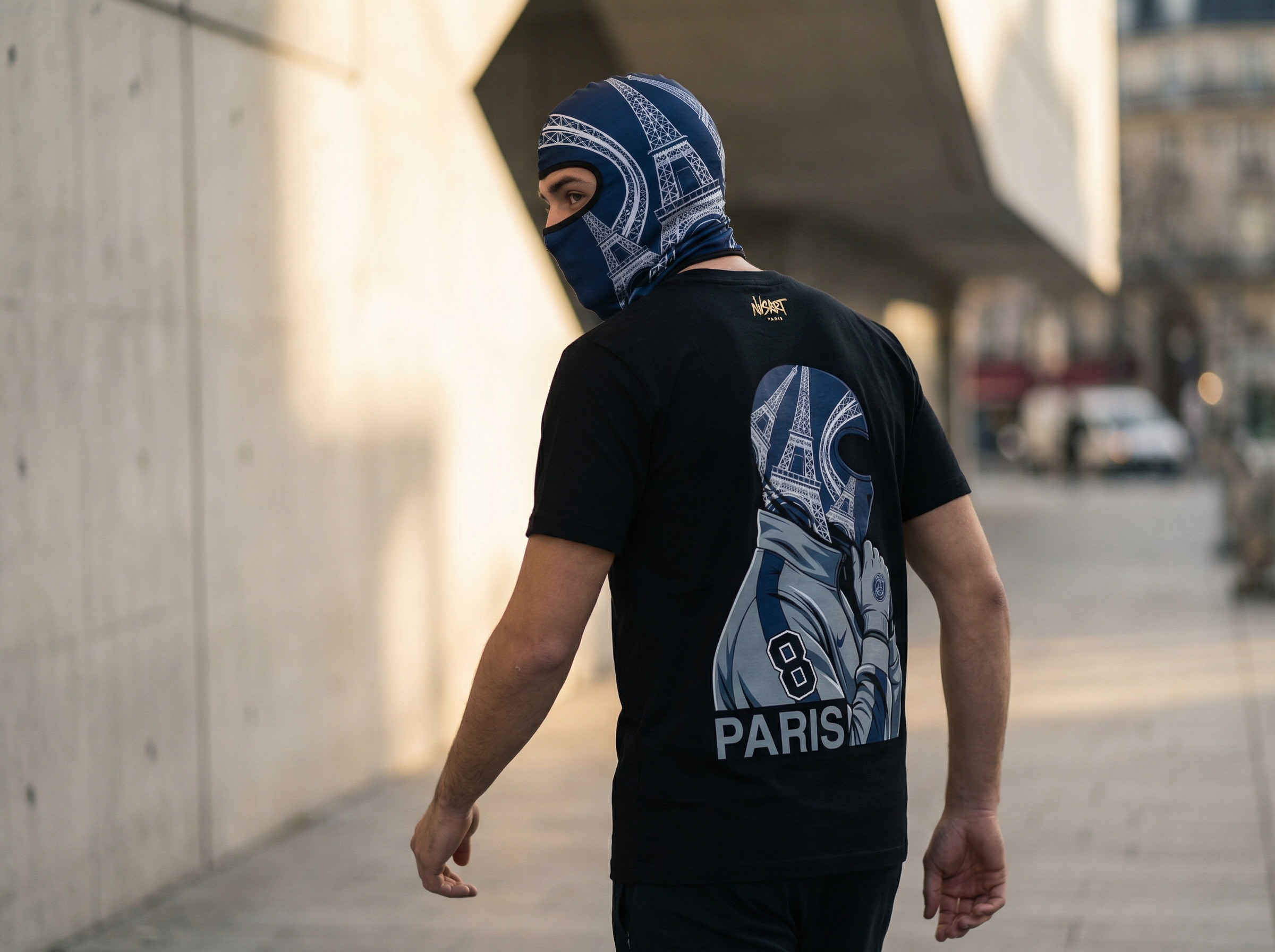 T-Shirt "The Eiffel Guardian - Noir Heritage"