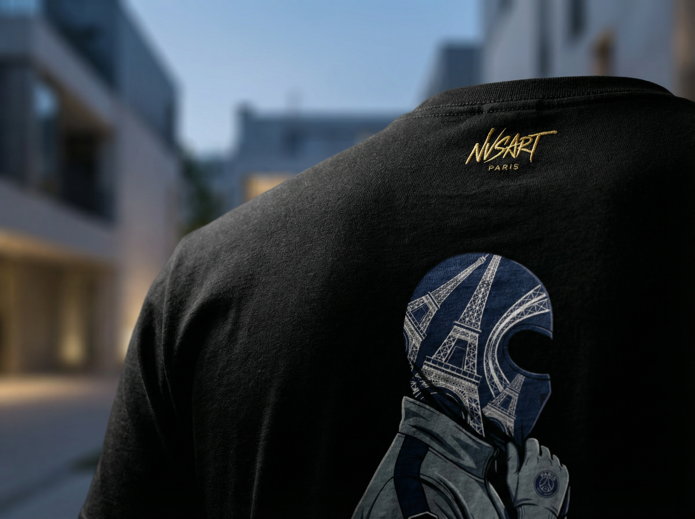 T-Shirt "The Eiffel Guardian - Noir Heritage"