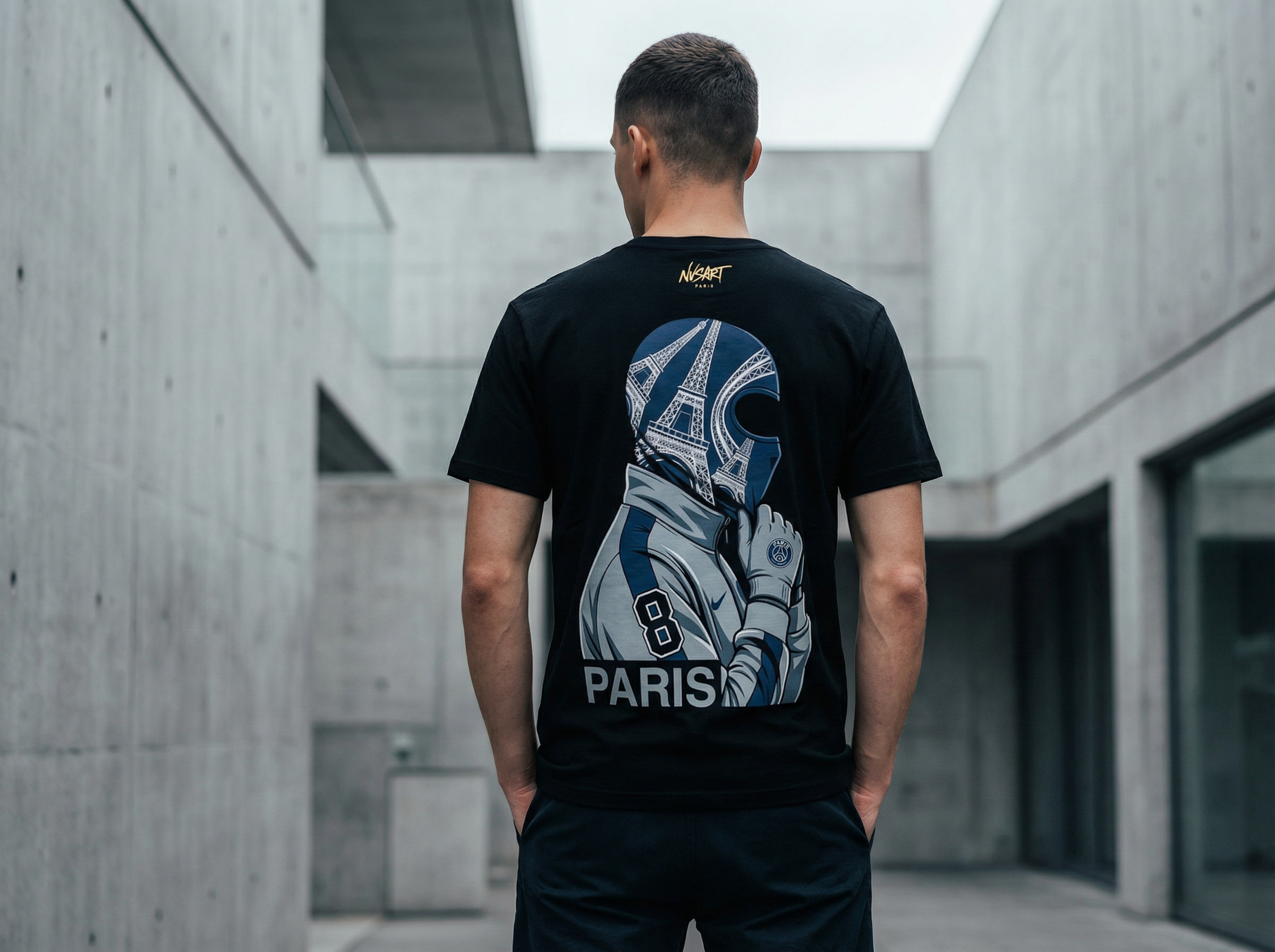 T-Shirt "The Eiffel Guardian - Noir Heritage"